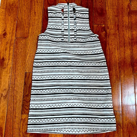 BCBG Black and white shift dress - Picture 2 of 3